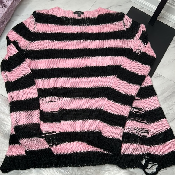 Dolls Kill WIDOW Oversized Distressed Sweater - Picture 6 of 6